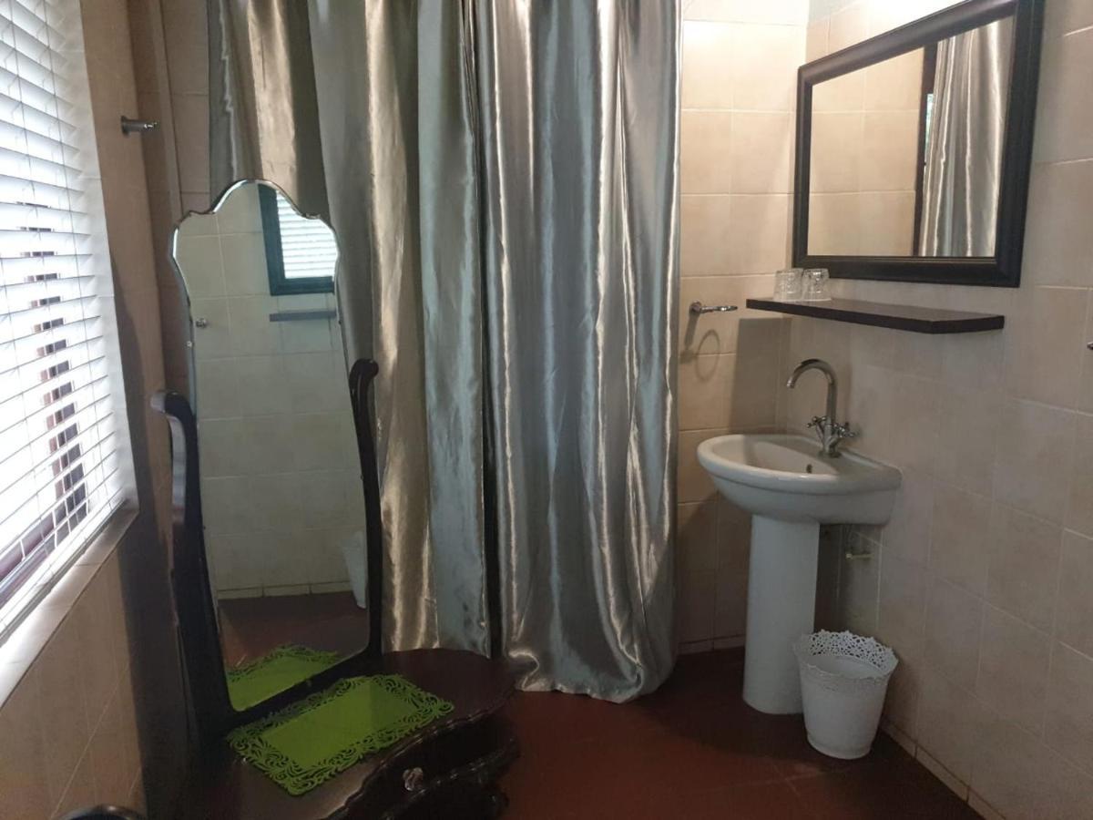 Kruger Allo B&B Komatipoort Exteriör bild